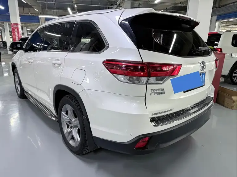Toyota Highlander 2.0 T 4 WD Luxury 7-seat CN-V