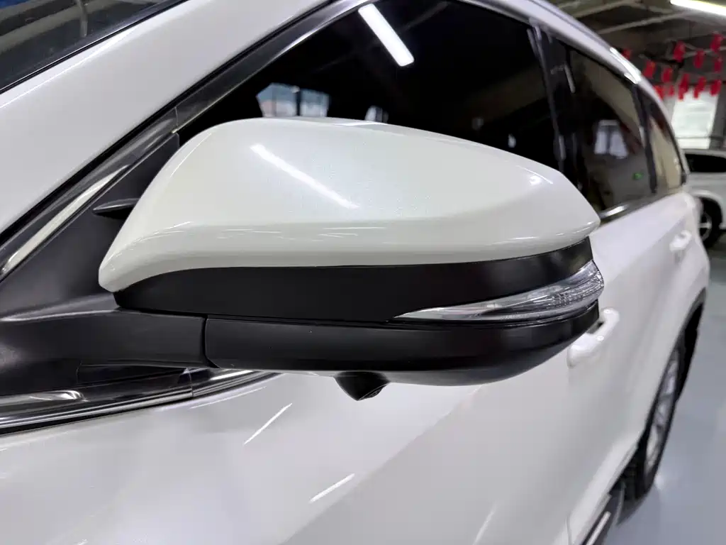 Highlander 2.0 T 4 WD Luxury 7-seat CN-V