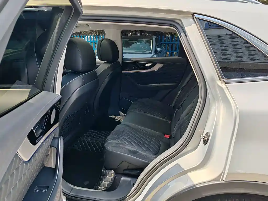 Hongqi HS5 2.0 T Connected Flagship Enjoyment 4 WD
