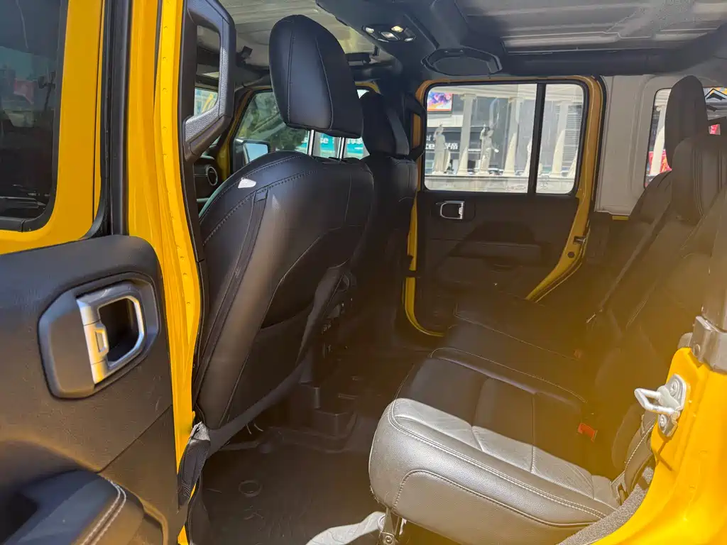 Wrangler 2.0 T Sahara 4-door