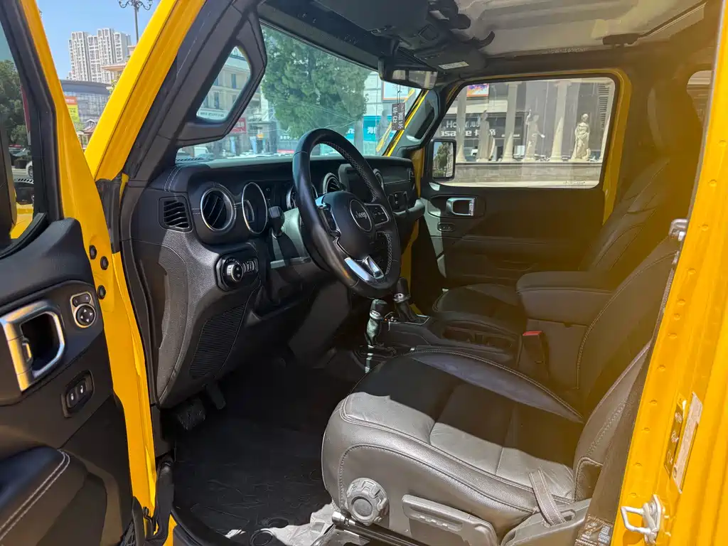 Wrangler 2.0 T Sahara 4-door