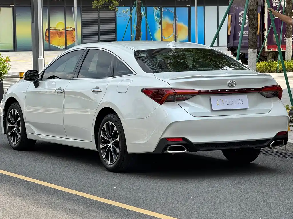Avalon 2.5 L Luxury