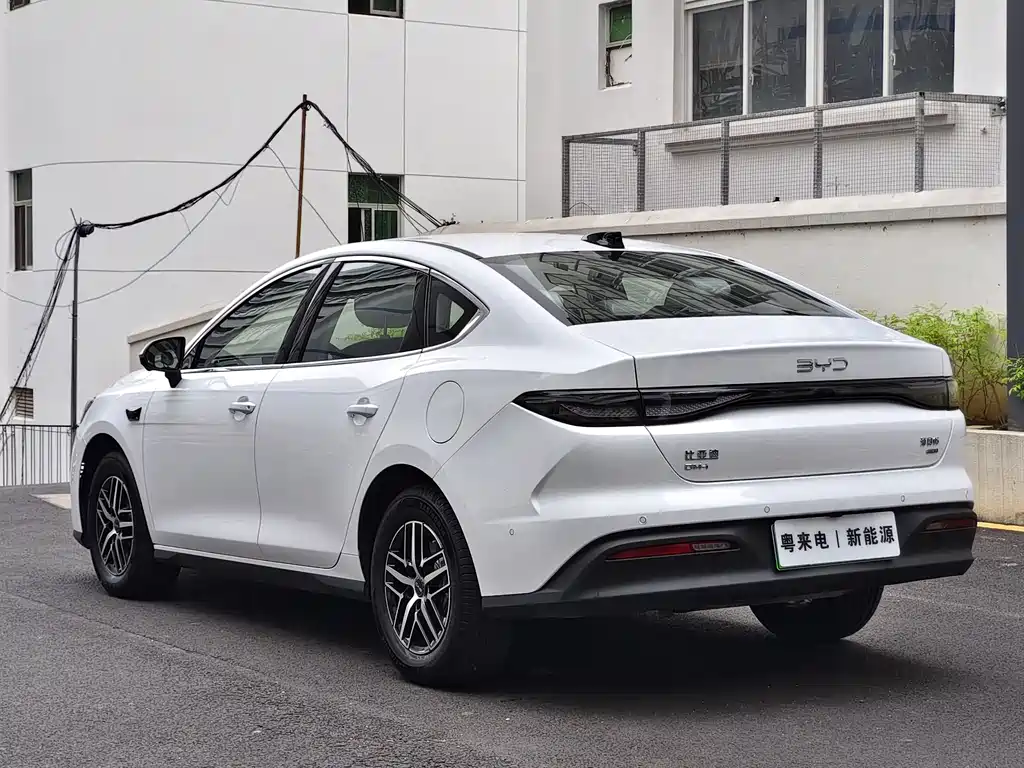 Seal 05 DM-i DM-i Smart Drive 120 KM Flagship