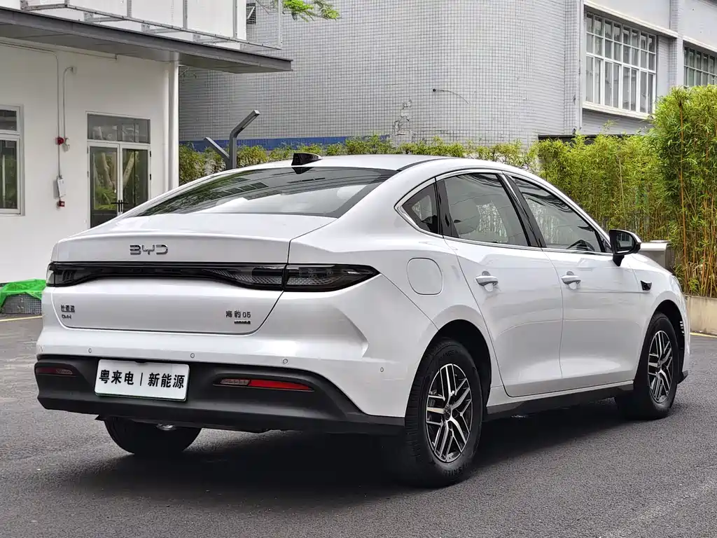 Seal 05 DM-i DM-i Smart Drive 120 KM Flagship