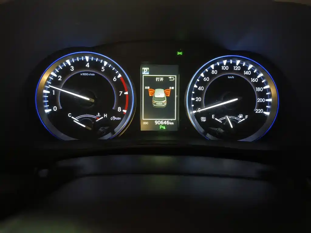 Highlander 2.0 T 4 WD Luxury 7-seat CN-V