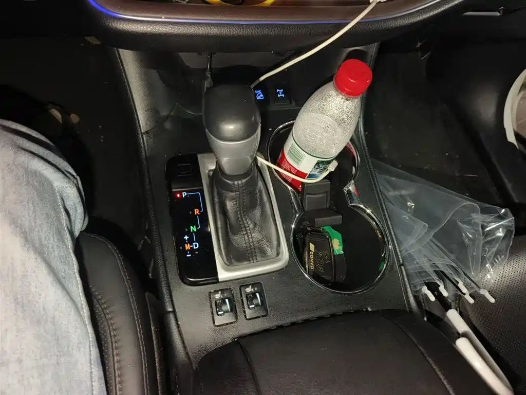 Highlander 2.0 T 4 WD Luxury 7-seat CN-V