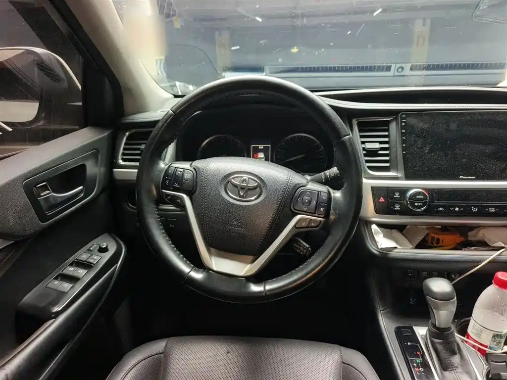 Highlander 2.0 T 4 WD Luxury 7-seat CN-V