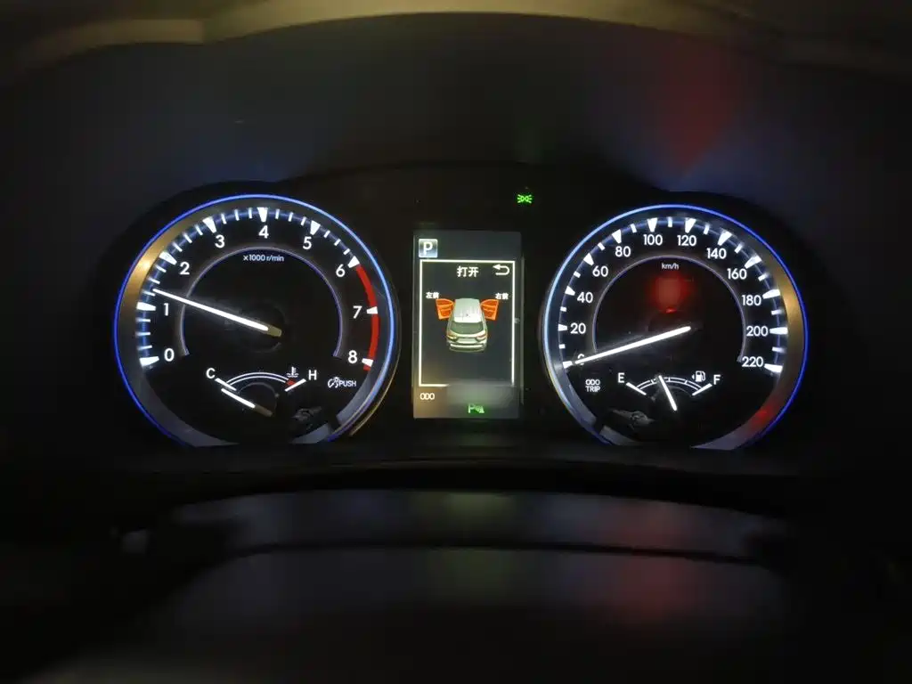 Highlander 2.0 T 4 WD Luxury 7-seat CN-V