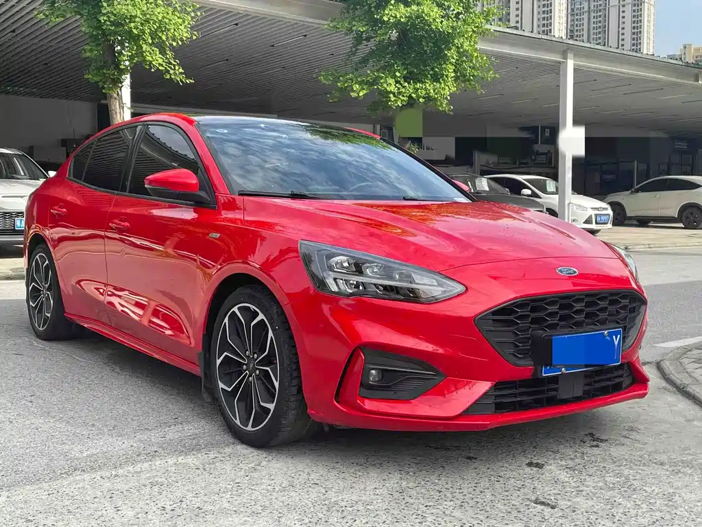 Focus Sedan EcoBoost 180 Auto ST Line