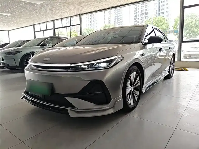 Geely Galaxy A7 EM-i 150 km Voyage