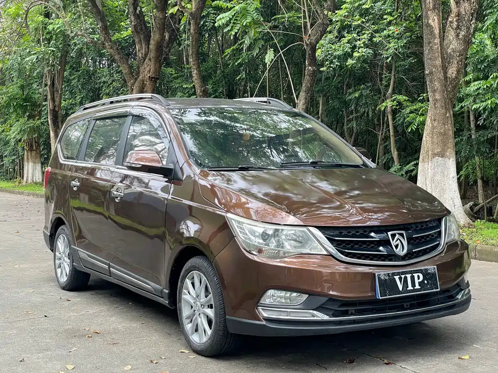 Baojun 730 1.5 L Manual Comfort 7-seat CN-V