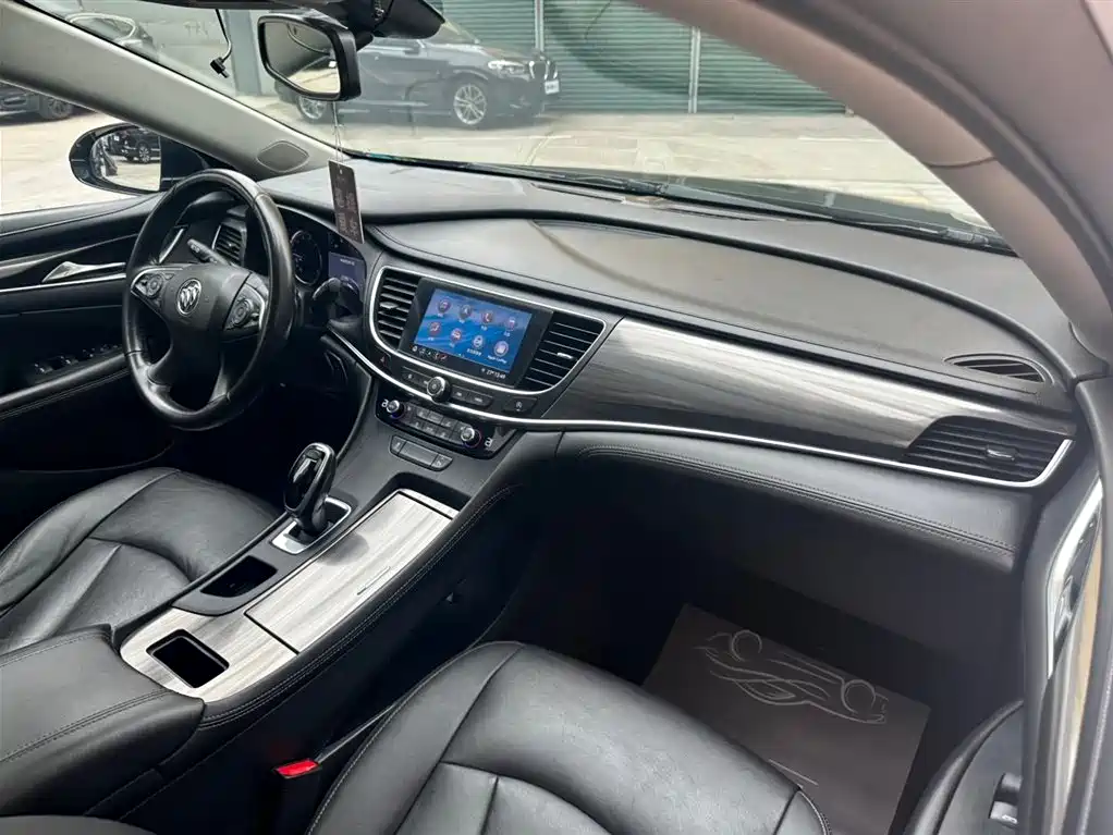 LaCrosse 552 T Luxury