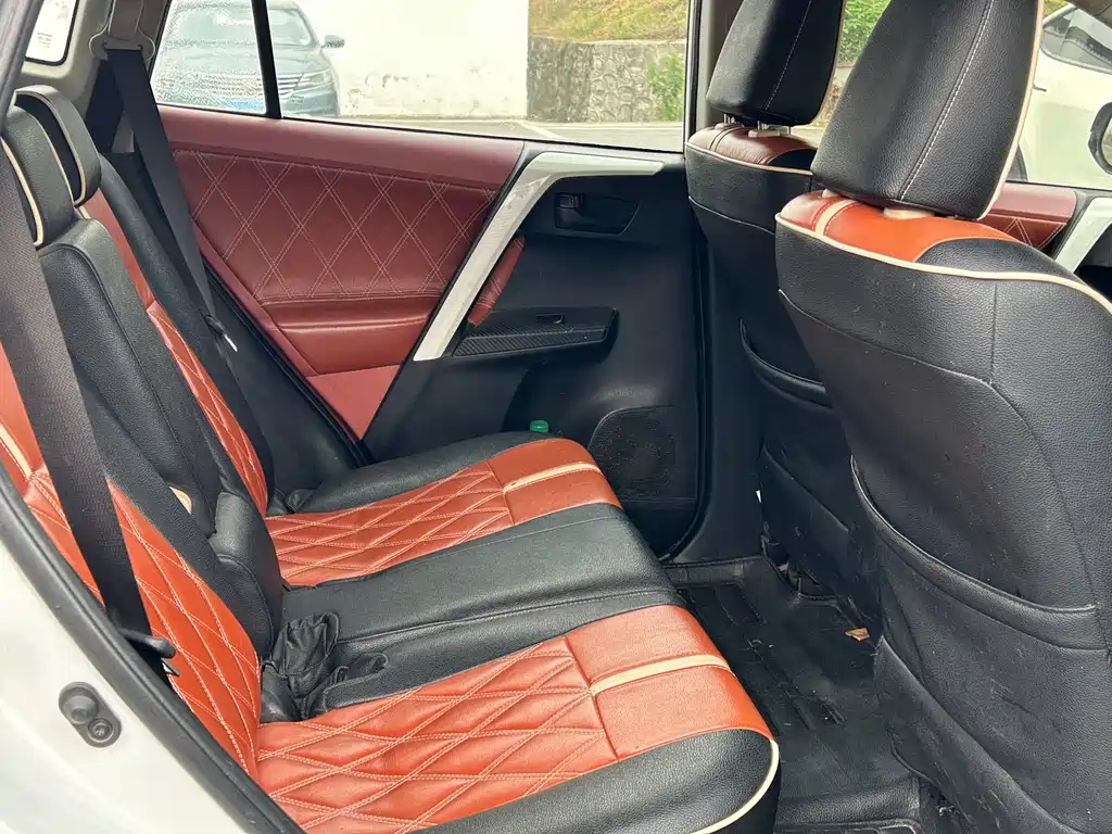 RAV4 2.0 L CVT 2 WD Style