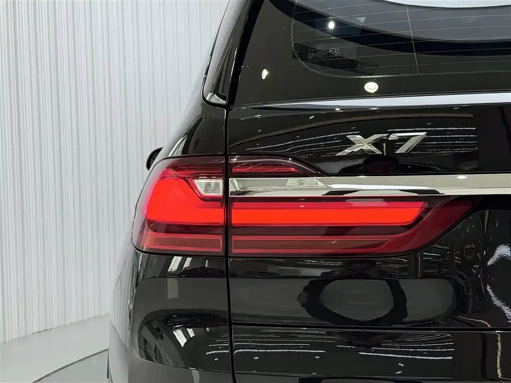 BMW X7 xDrive40 i Leading Luxury Package