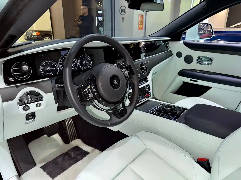 Ghost 6.7 T Standard Wheelbase