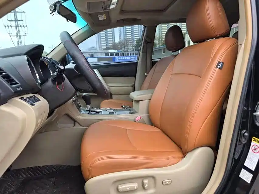 Highlander 2.7 L 2 WD 7-seat Luxury