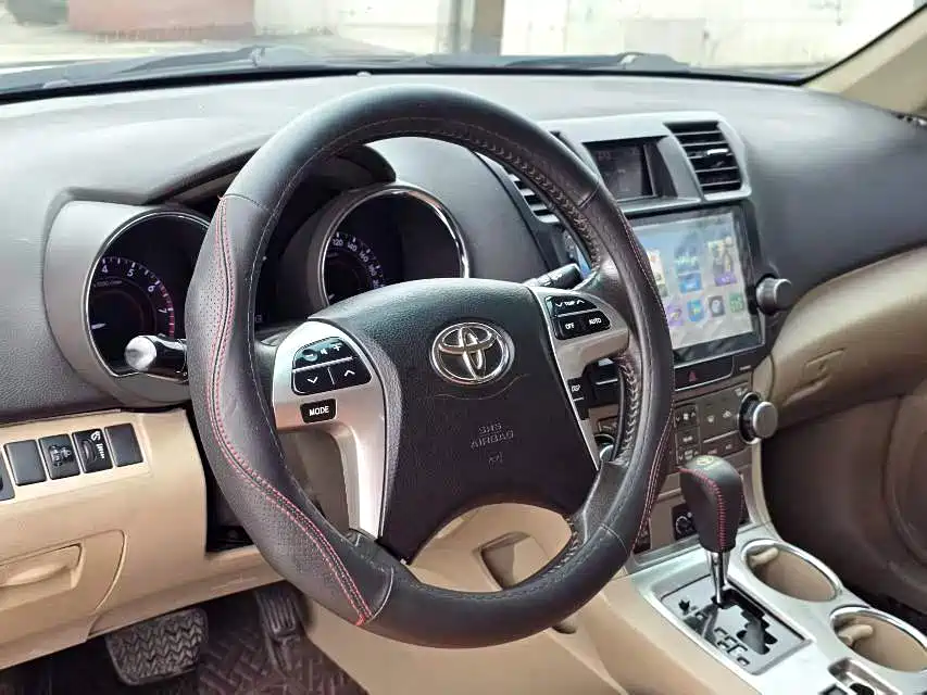 Highlander 2.7 L 2 WD 7-seat Luxury