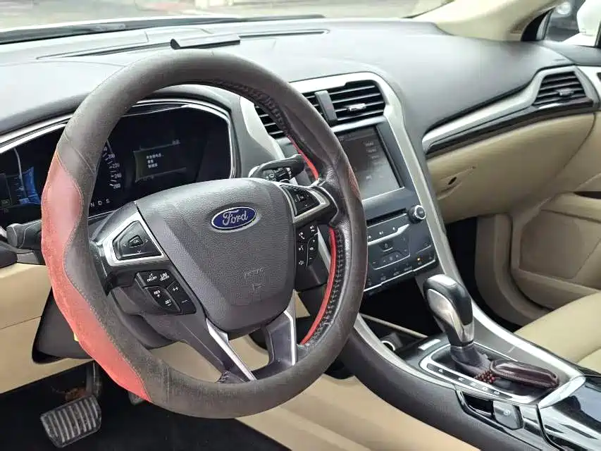 Mondeo 2.0 L GTDi200 Luxury