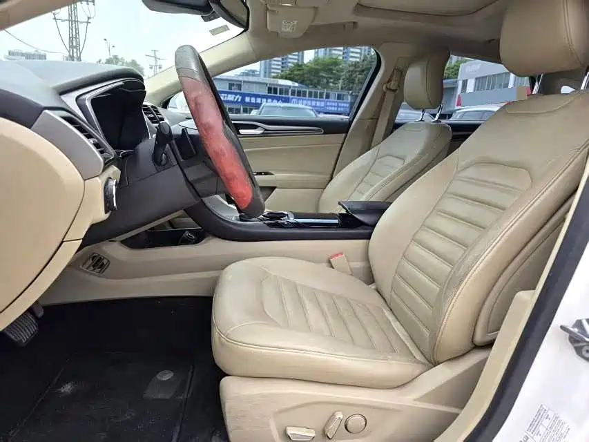 Mondeo 2.0 L GTDi200 Luxury