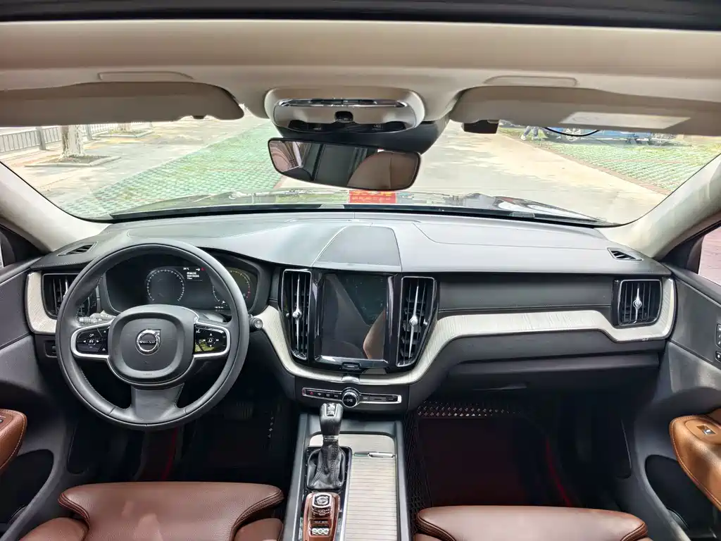 Volvo XC60 T5 4 WD Smart Vision Luxury