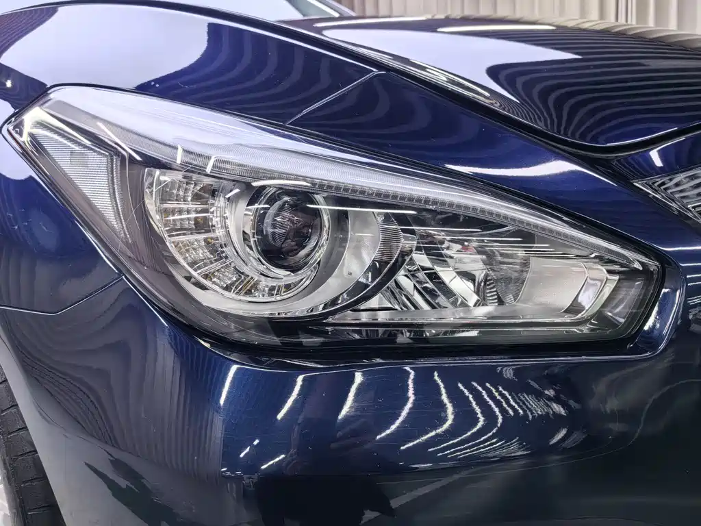 Infiniti Q70 英菲尼迪Q70 2019款 Q70 L 2.0 T 精英版 PLUS