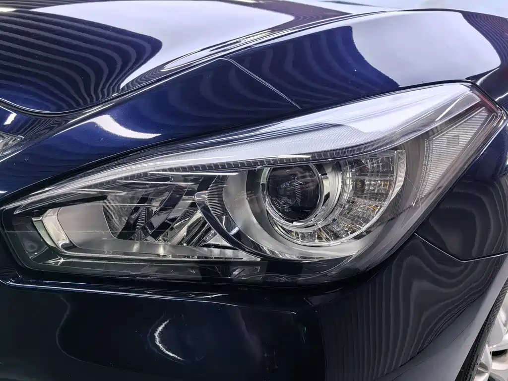 Infiniti Q70 英菲尼迪Q70 2019款 Q70 L 2.0 T 精英版 PLUS