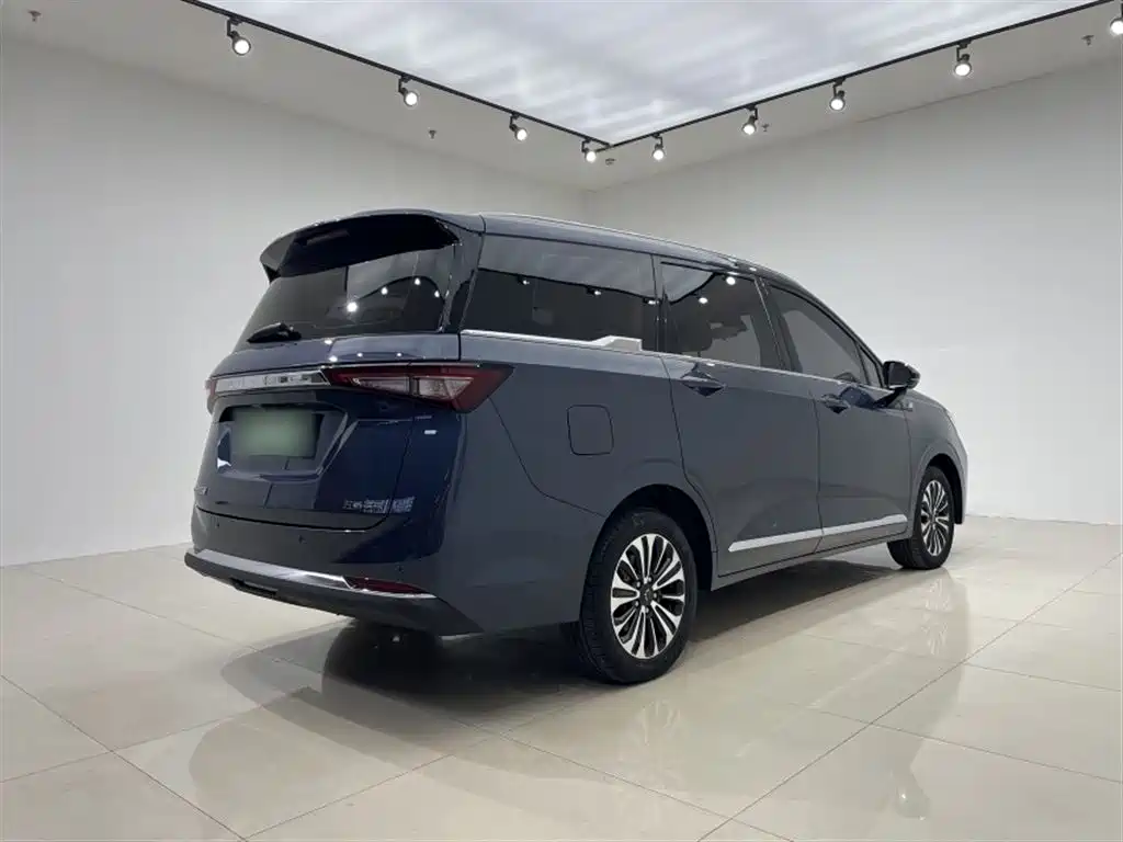 Wuling Jiachen 1.5 T CVT Premium Flagship