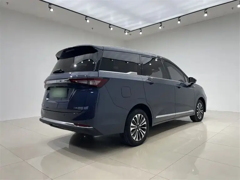 Wuling Jiachen 1.5 T CVT Premium Flagship