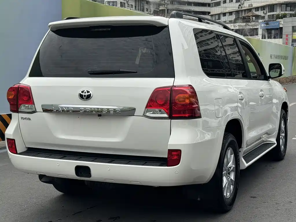 Land Cruiser 4.0 L Auto VX