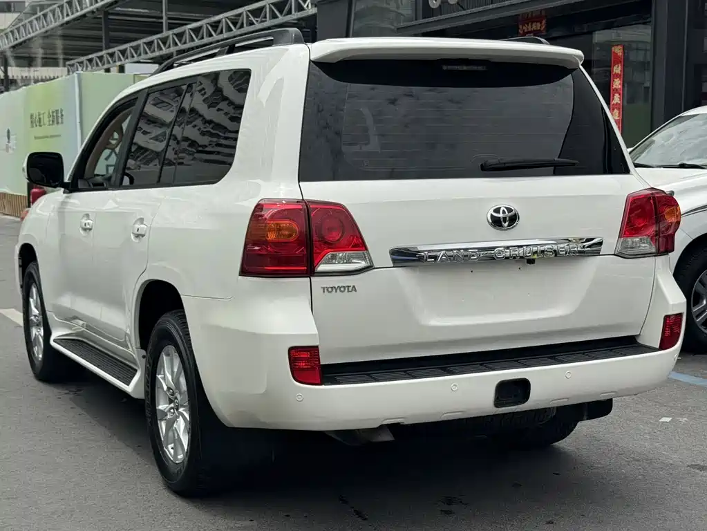 Land Cruiser 4.0 L Auto VX