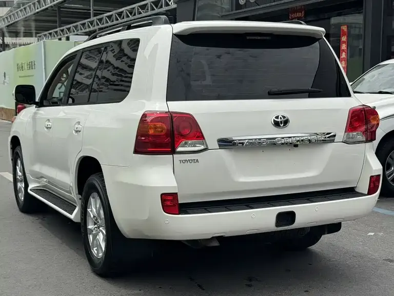 Toyota Land Cruiser 4.0 L Auto VX