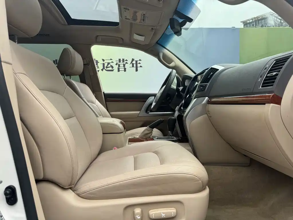 Land Cruiser 4.0 L Auto VX