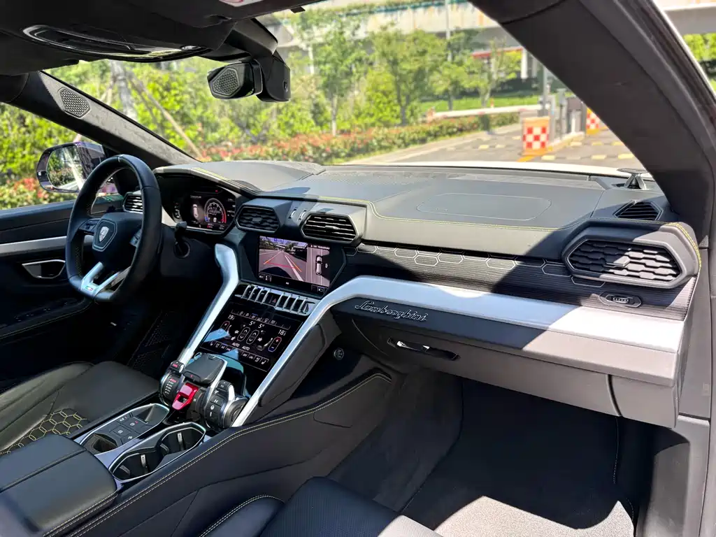 Urus 4.0 T V8