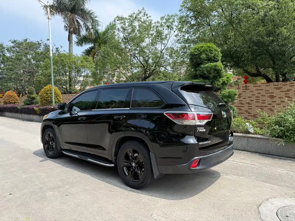 Highlander 2.0 T 4 WD Luxury 7-seat
