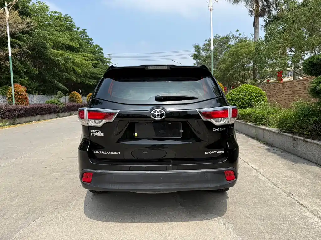 Highlander 2.0 T 4 WD Luxury 7-seat