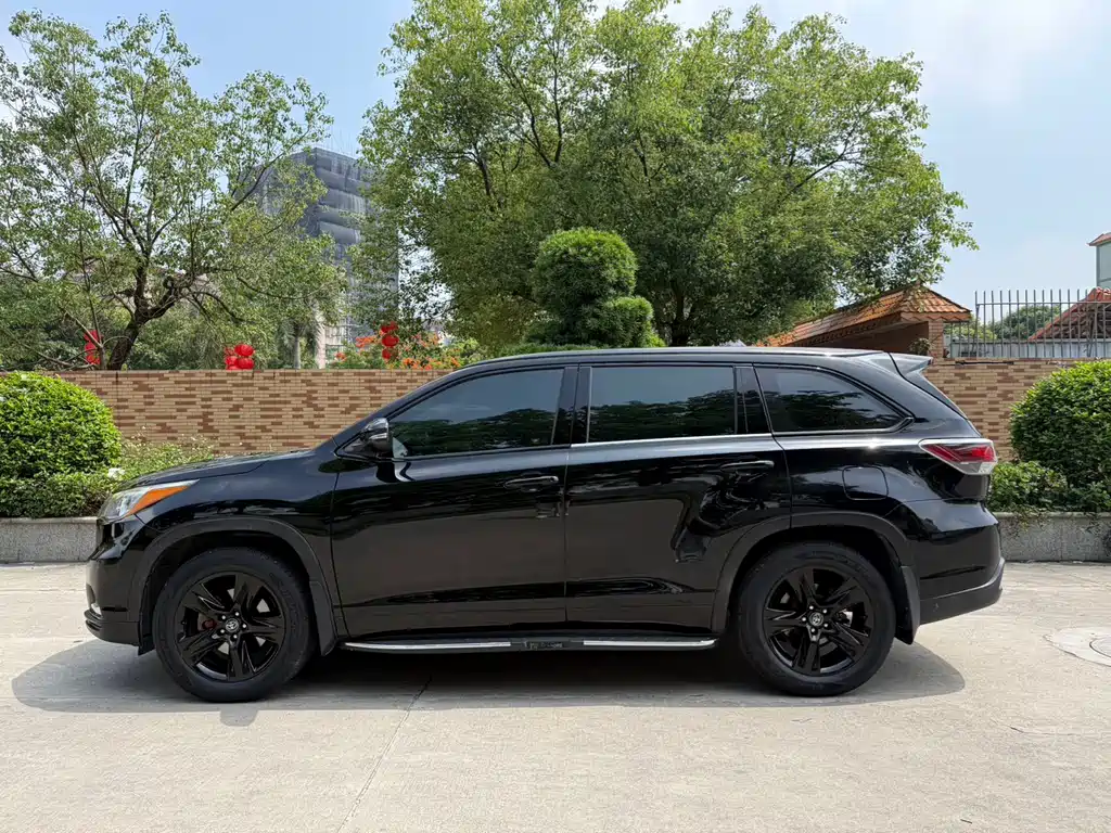 Highlander 2.0 T 4 WD Luxury 7-seat