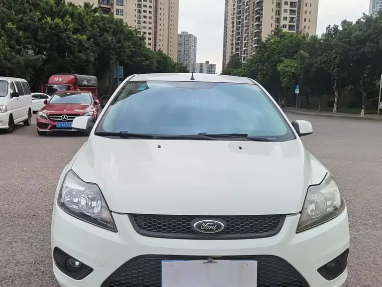 Ford Focus Hatchback Classic 1.8 L Auto Basic