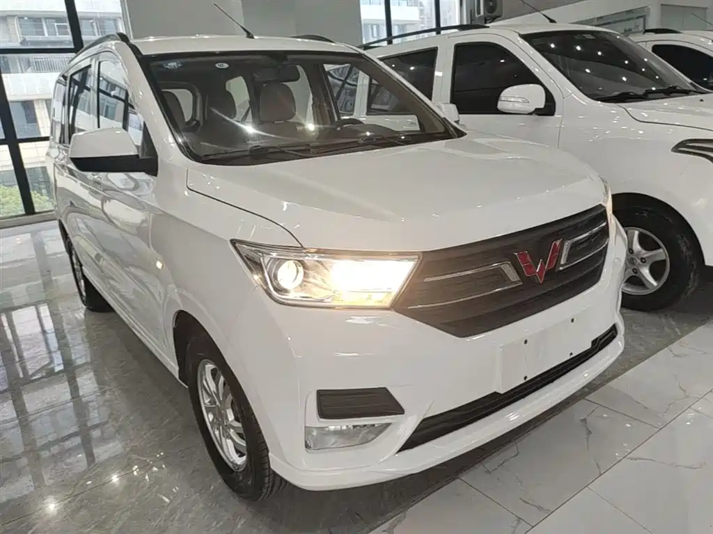 Wuling Hongguang 1.5 L S Standard L2 B