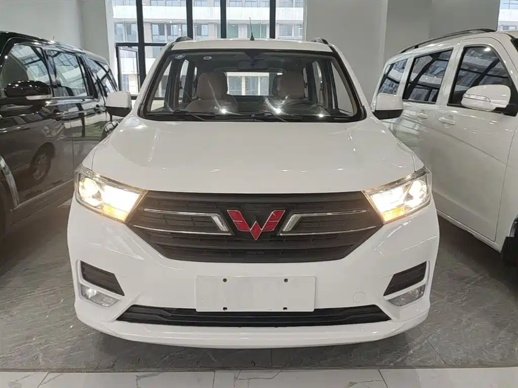 Wuling Hongguang 1.5 L S Standard L2 B