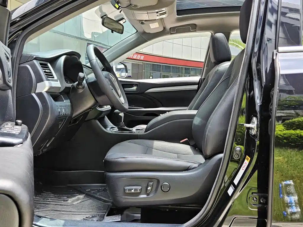 Highlander 2.0 T 4 WD Luxury 7-seat