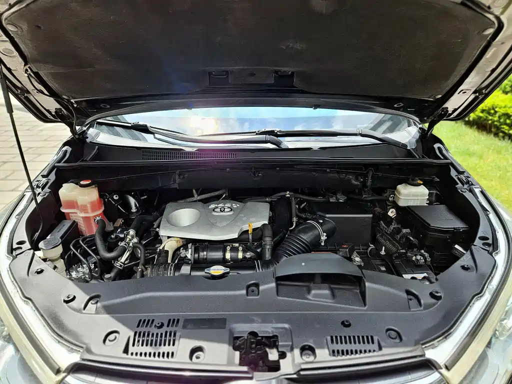Highlander 2.0 T 4 WD Luxury 7-seat