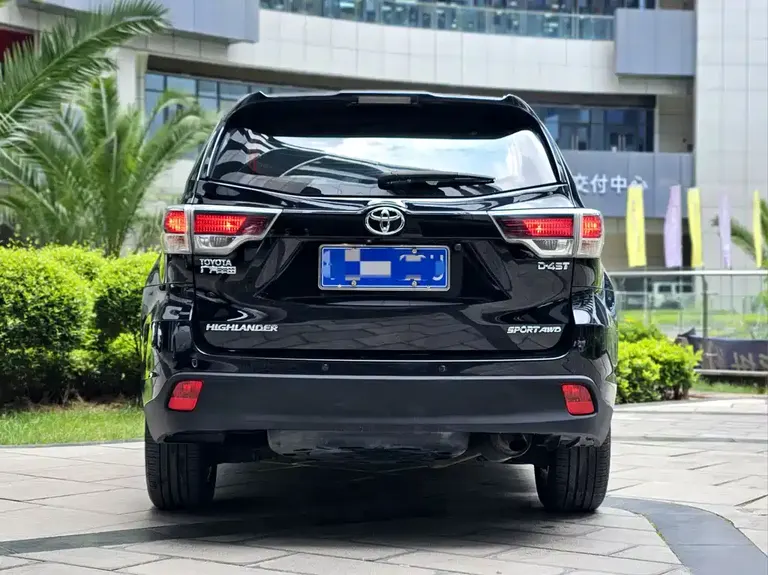 Toyota Highlander 2.0 T 4 WD Luxury 7-seat