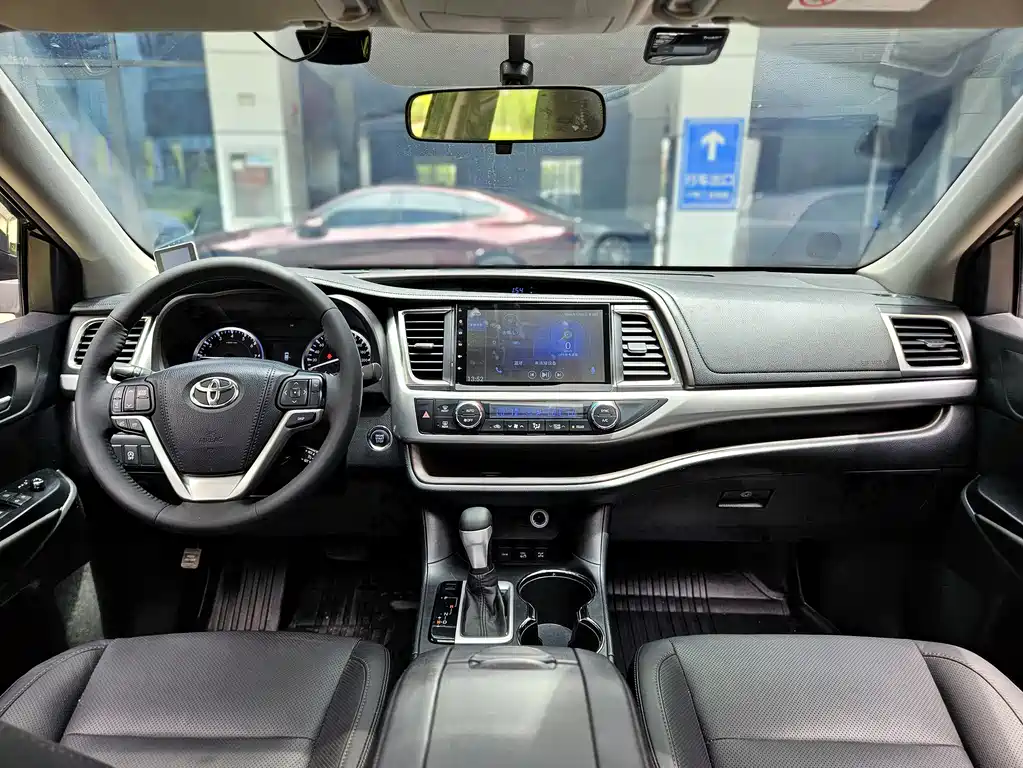 Highlander 2.0 T 4 WD Luxury 7-seat