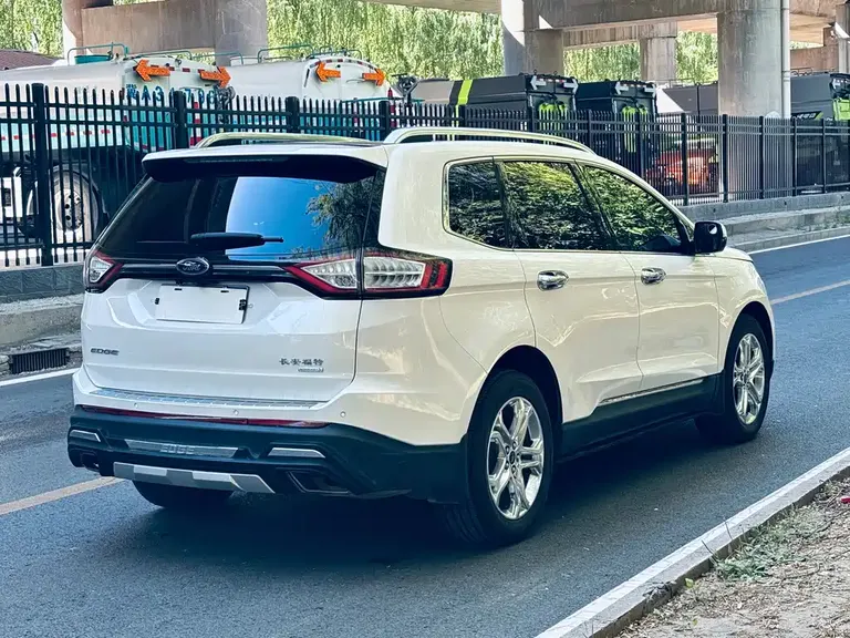 Ford Edge EcoBoost 245 2 WD Grand Sharp 7-seat