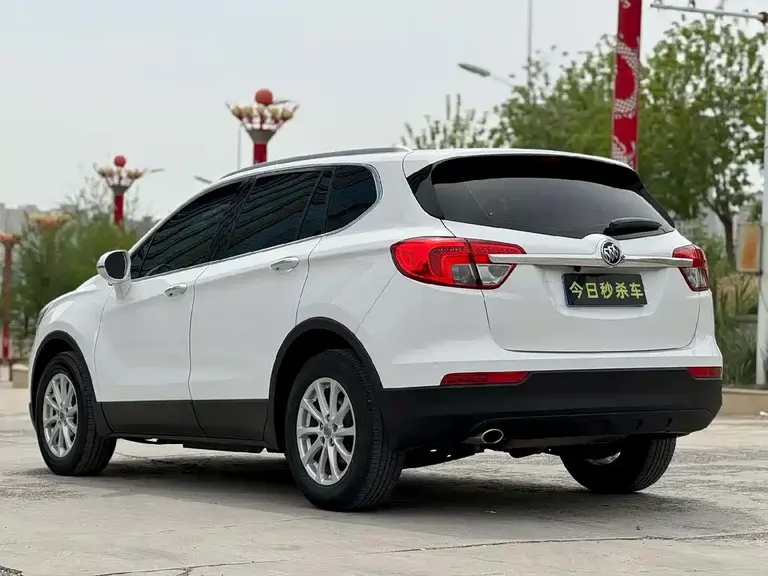 Buick Envision Plus 20 T 2 WD Leading