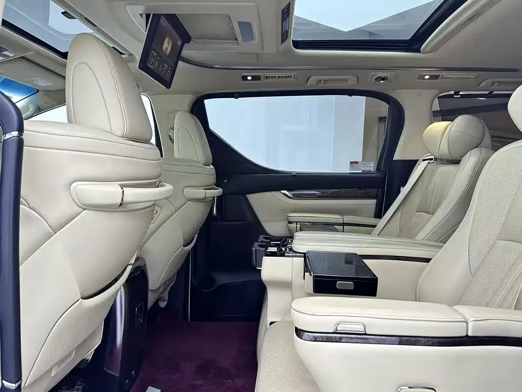 Alphard 3.5 L Distinguished