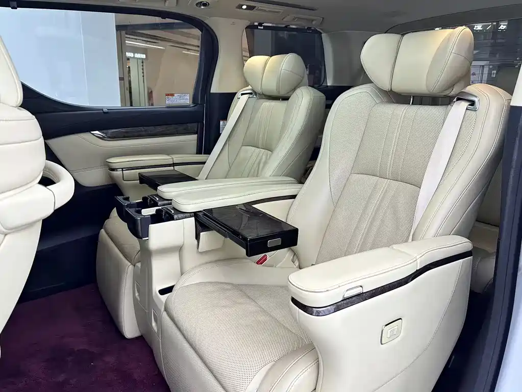 Alphard 3.5 L Distinguished