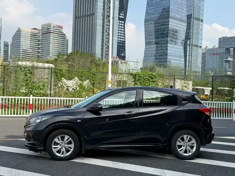Honda Vezel 1.8 L CVT 2 WD Elite