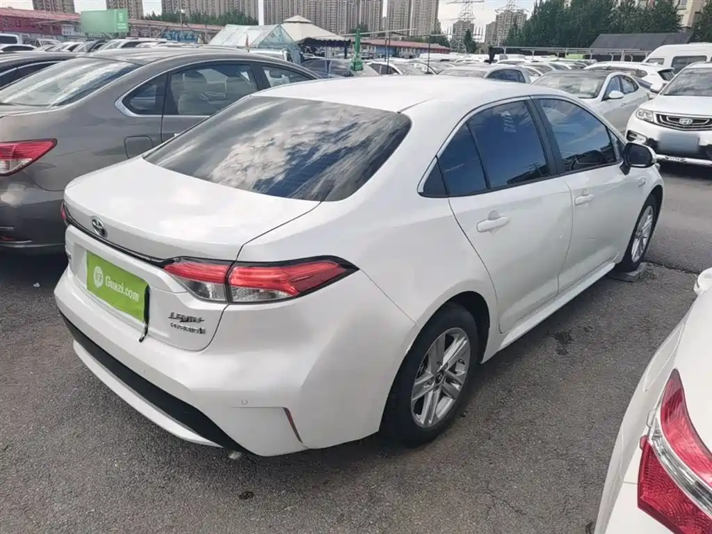 Levin Dual Engine 1.8 H E-CVT Luxury