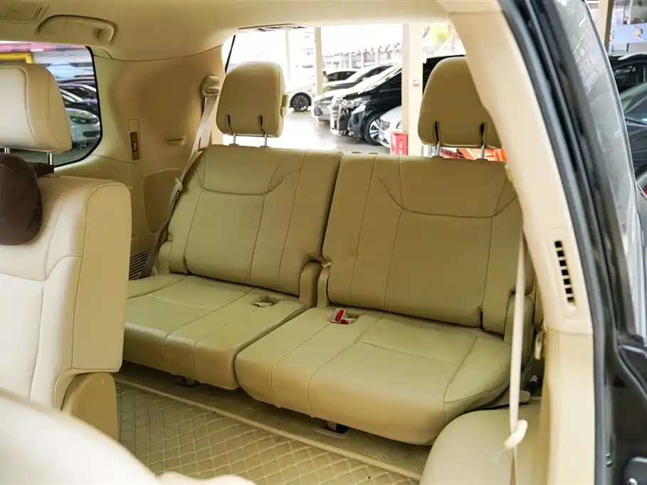 Lexus LX 570